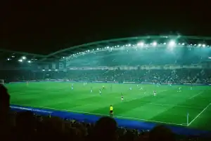 Futbolnyy stadion
